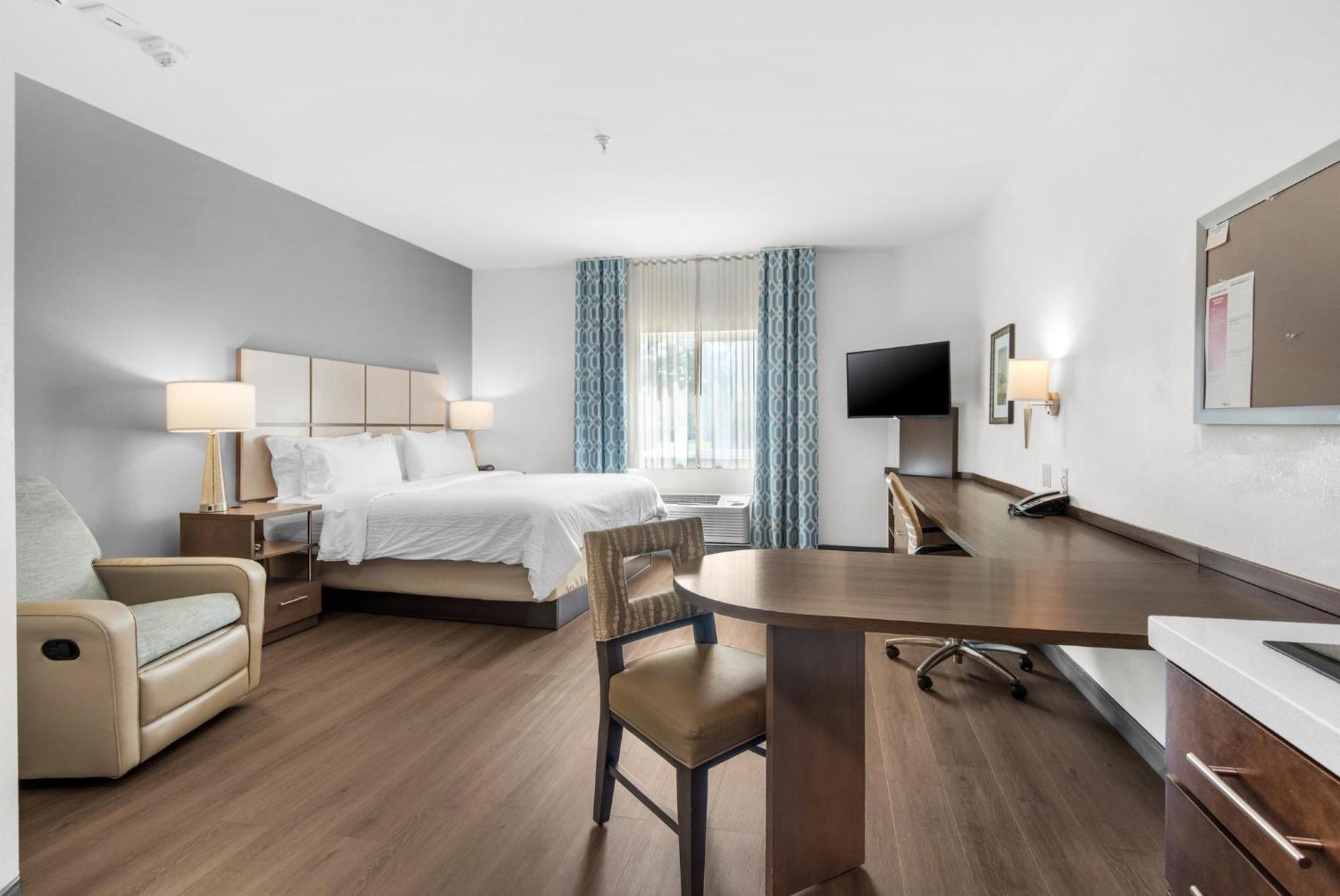 Candlewood Suites - Pensacola - University Area By Ihg Ferry Pass Exterior photo