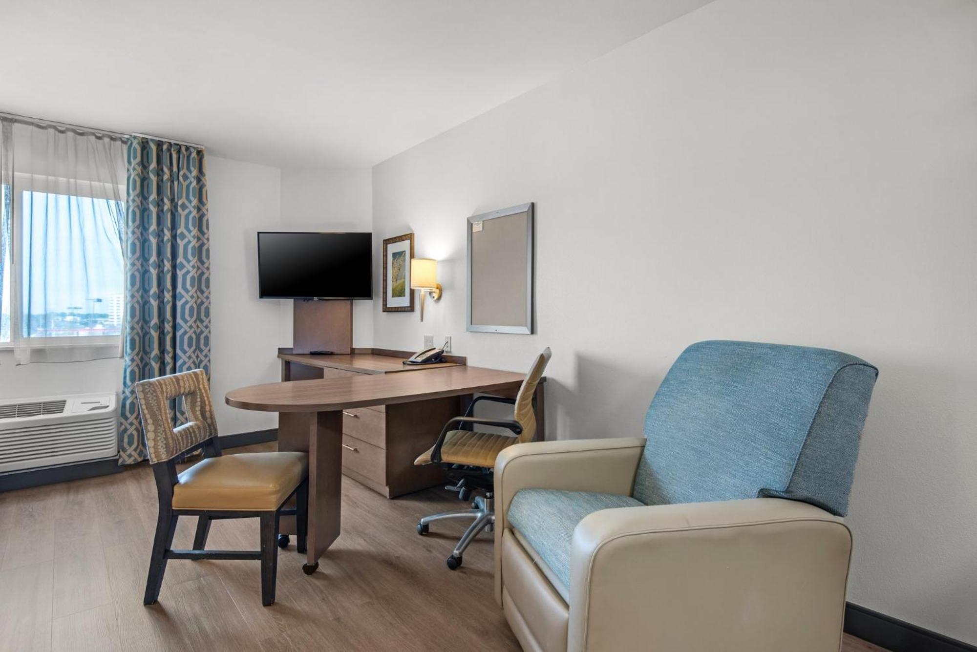 Candlewood Suites - Pensacola - University Area By Ihg Ferry Pass Exterior photo