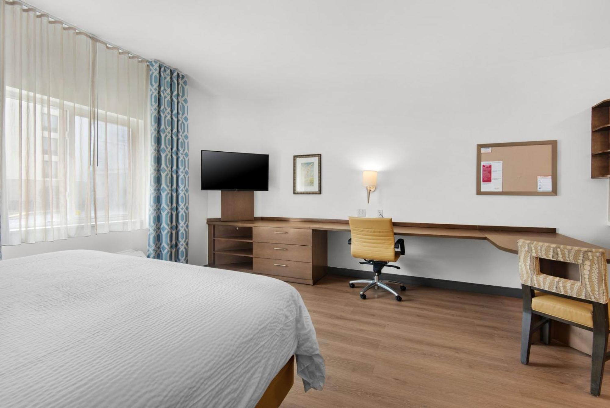 Candlewood Suites - Pensacola - University Area By Ihg Ferry Pass Exterior photo